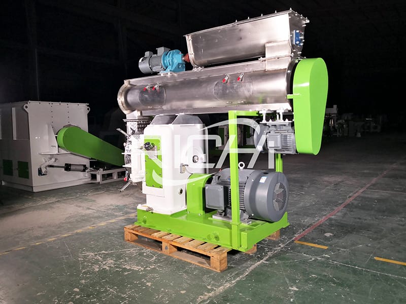How to make your own poultry chicken pellet feed with hot sale small capacity 3-4tph poultry chicken pellet feed making machine?