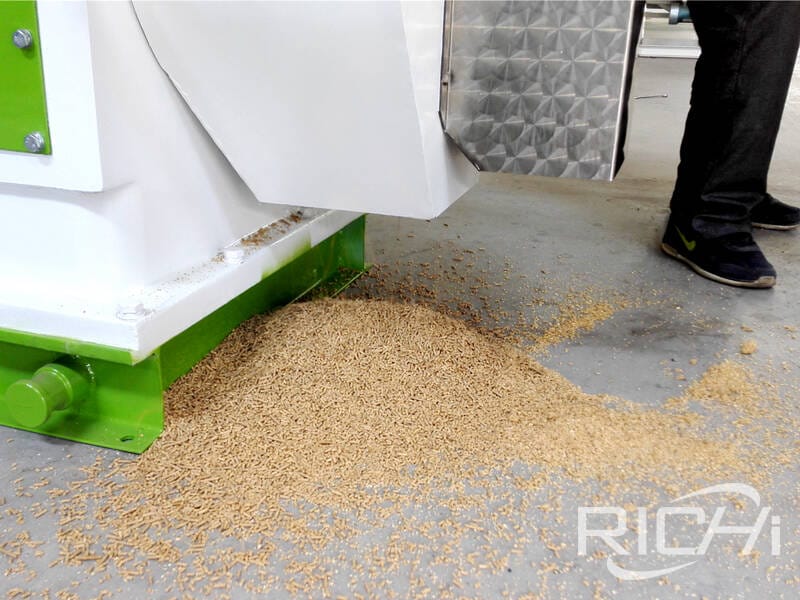 Granulés d'aliments pour volaille finis
