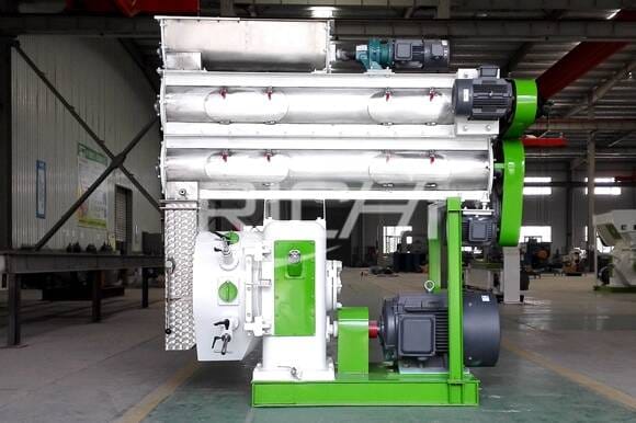 The 5-6T/H Cat Litter Pellet Making Machine In UK