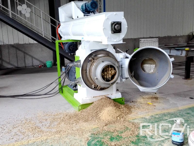 pig pellet milling