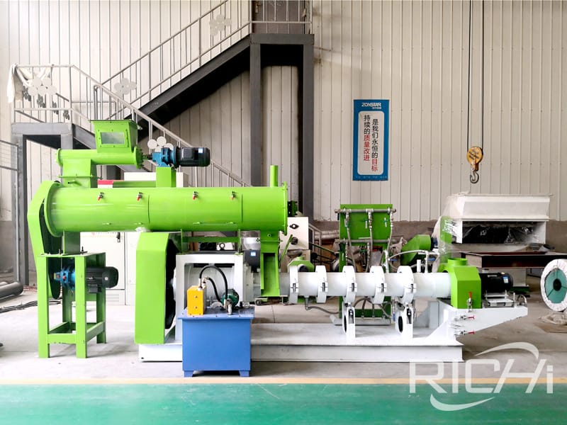 Feed extruder in aquatic feed processing plant