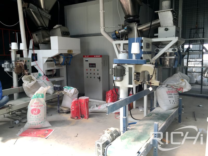 Automatic weighing and packing system for fully automatic pellet production line