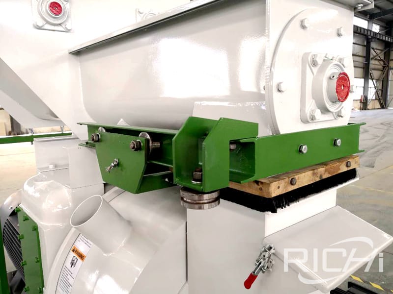 China factory offered sawdust wood pellet machine
