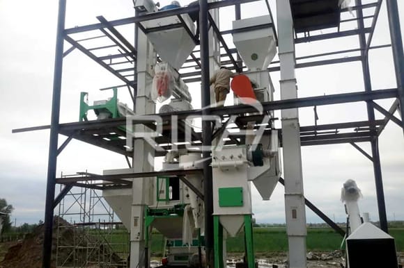 équipement de moulin d'alimentation de bétail de volaille animale de prix usine