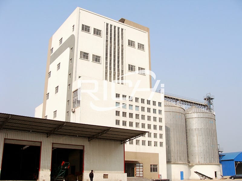 Projet clé en main d'usine d'aliments pour animaux intégrés 166 tonnes par heure animaux volailles bétail aquatique et production d'aliments prémélangés en Chine