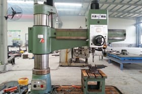 RADIAL DRILLING MACHINE