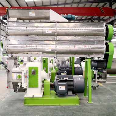 Machine de traitement d'aliments pour poissons